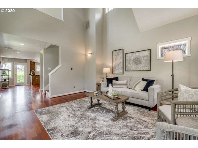 4542 Southwest View Point Terrace Portland, OR 97239 - Photo 6 of 32 Gallery Image 6