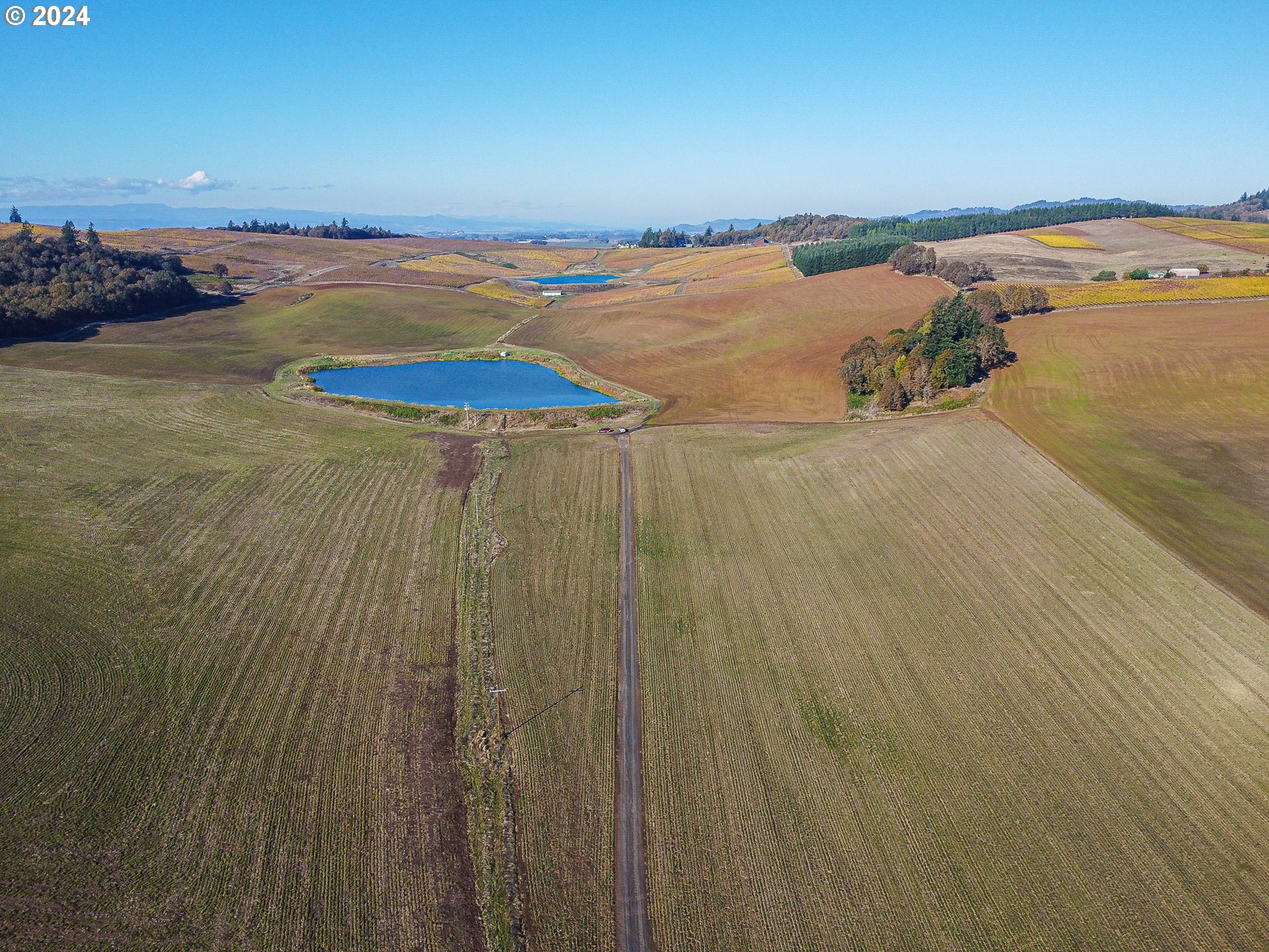 7725 Crowley Road Rickreall, OR 97371 - Photo 8 of 18 a view of an ocean and beach