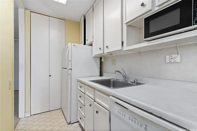 $319,000 | 1630 Liholiho Street, Unit 1004, Honolulu, HI 96822