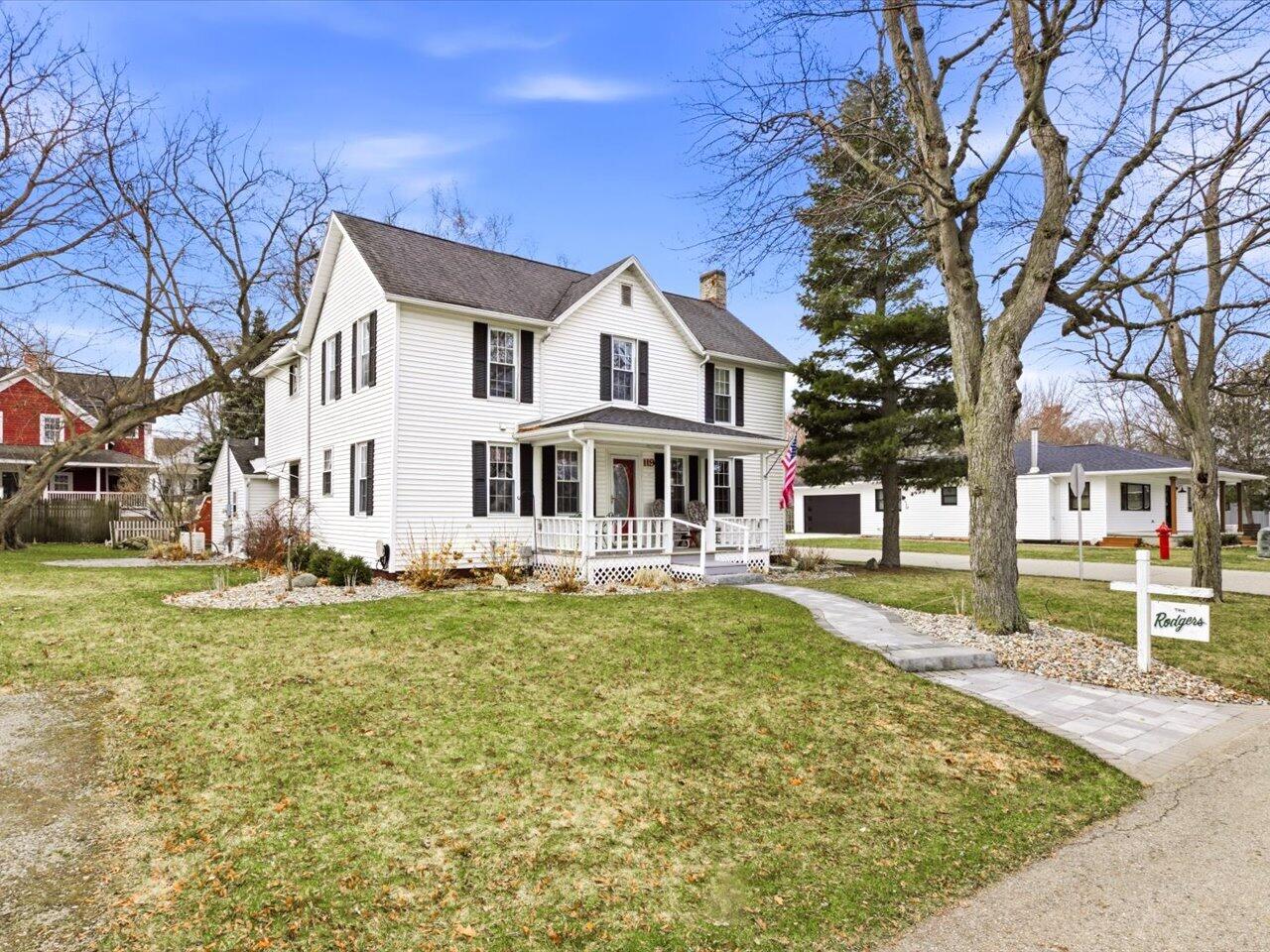 119 Union Street Port Austin, MI 48467 - Photo 2 of 38 Isn't it lovely?