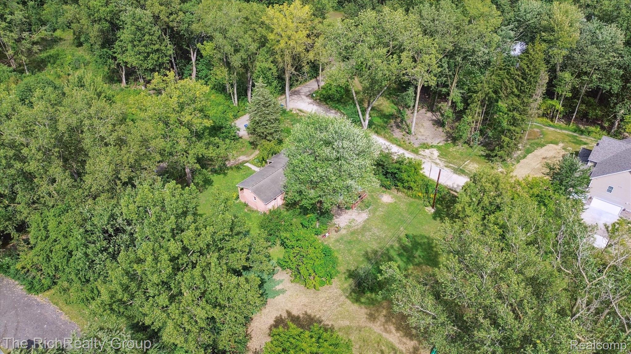39635 Lotzford Road Canton, MI 48187 - Photo 38 of 39 Bird's eye view