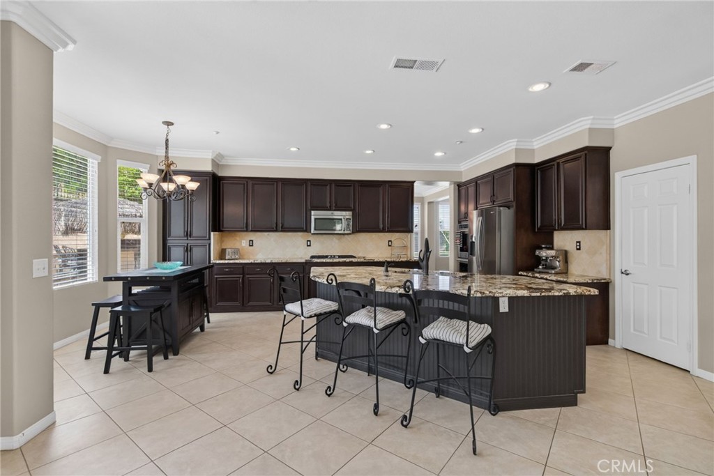 1268 Las Ventanas Way Riverside, CA 92508 - Photo 15 of 66