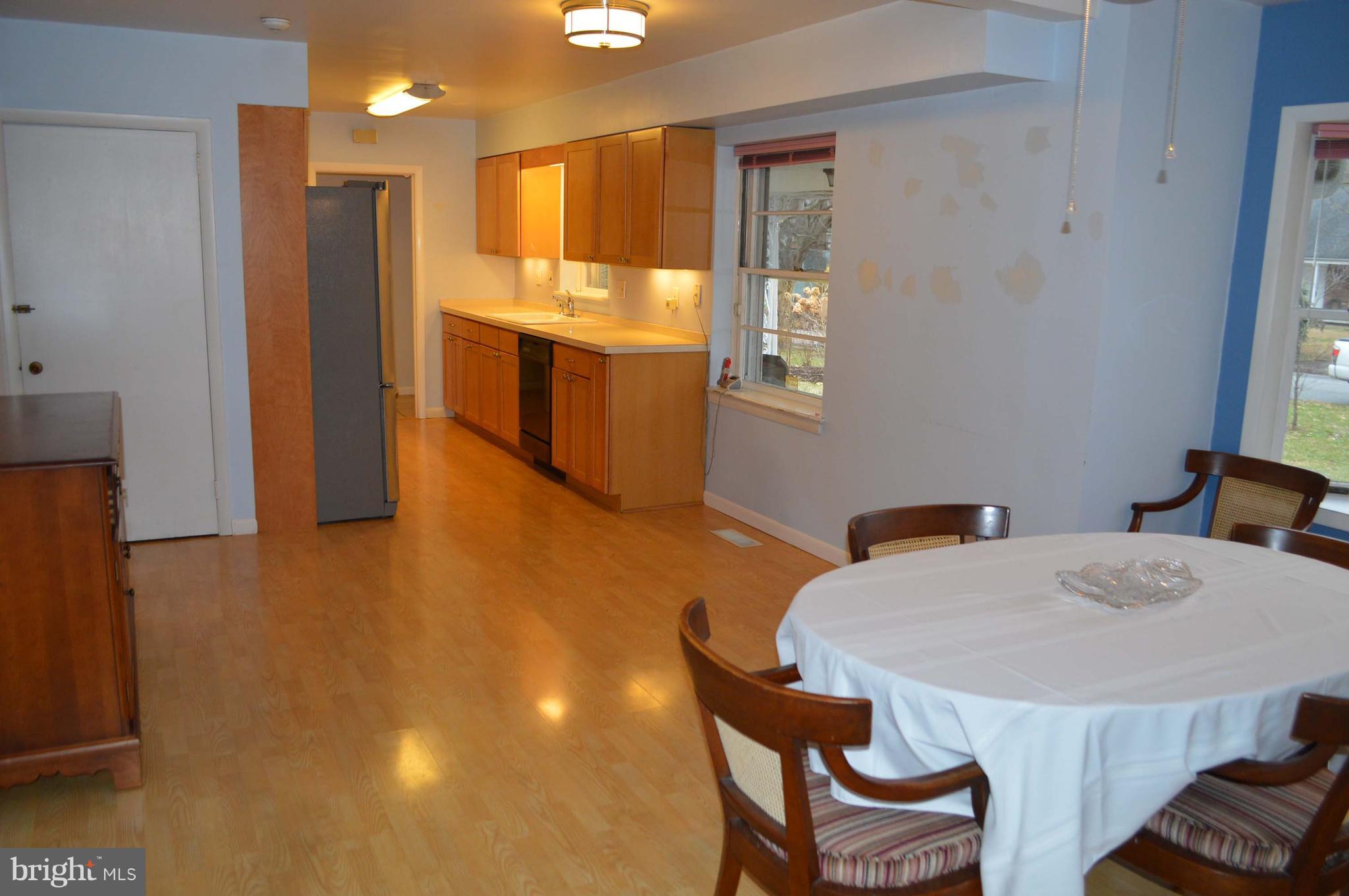 907 Surrey Road Media, PA 19063 - Photo 7 of 9 Dining space