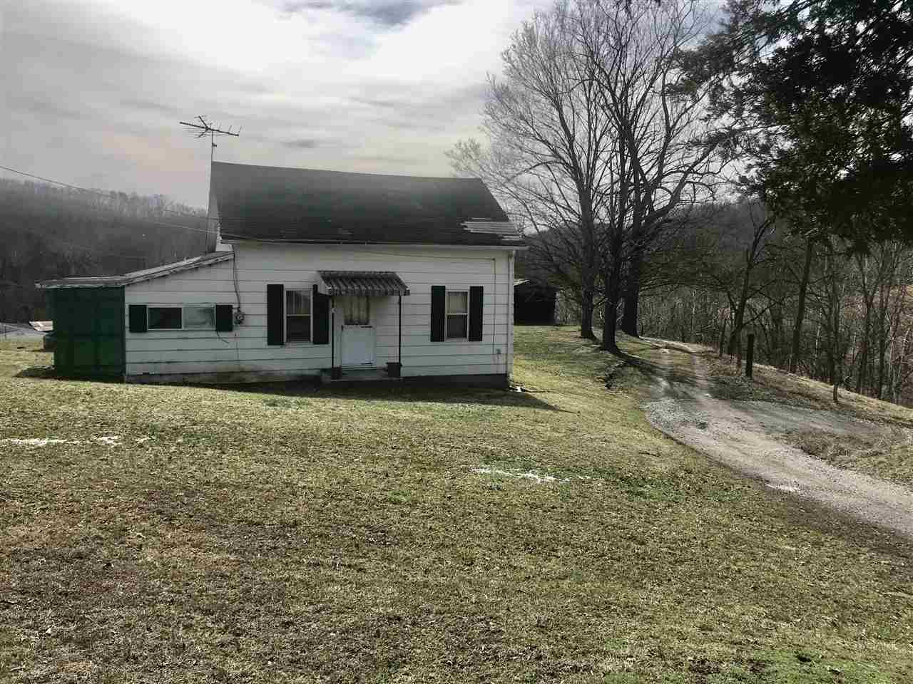 2949 McComas Road Barboursville, WV 25504 - Photo 11 of 17 Gallery Image 11