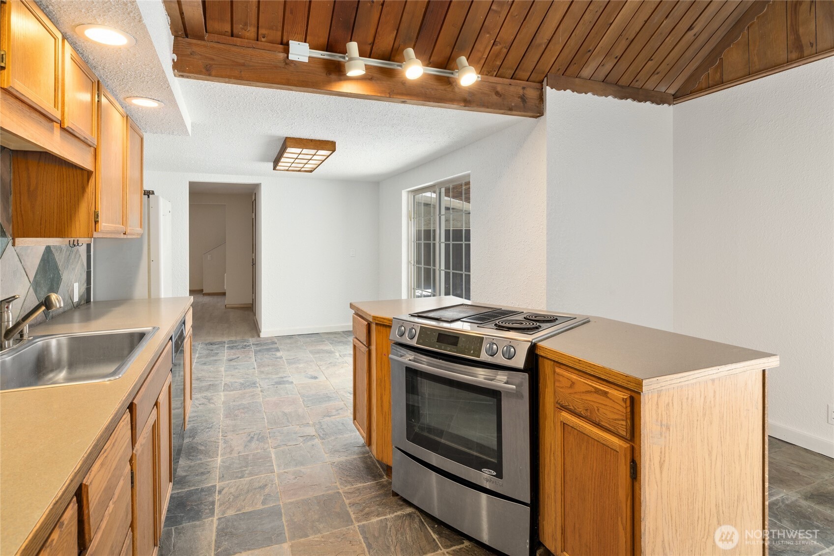 11690 Thorp Highway Thorp, WA 98946 - Photo 9 of 33