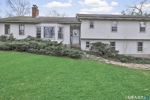 $889,000 | 16 Mountain Road, Wilton, CT 06897