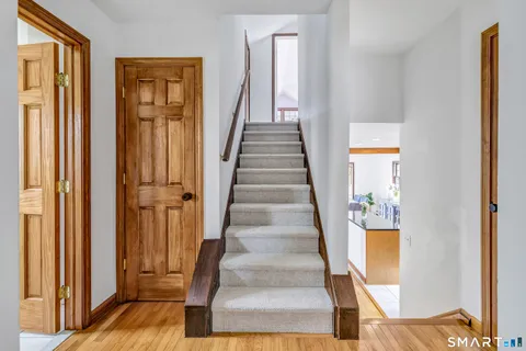 $889,000 | 16 Mountain Road, Wilton, CT 06897