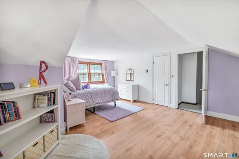 $889,000 | 16 Mountain Road, Wilton, CT 06897
