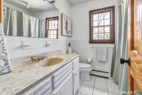 $889,000 | 16 Mountain Road, Wilton, CT 06897