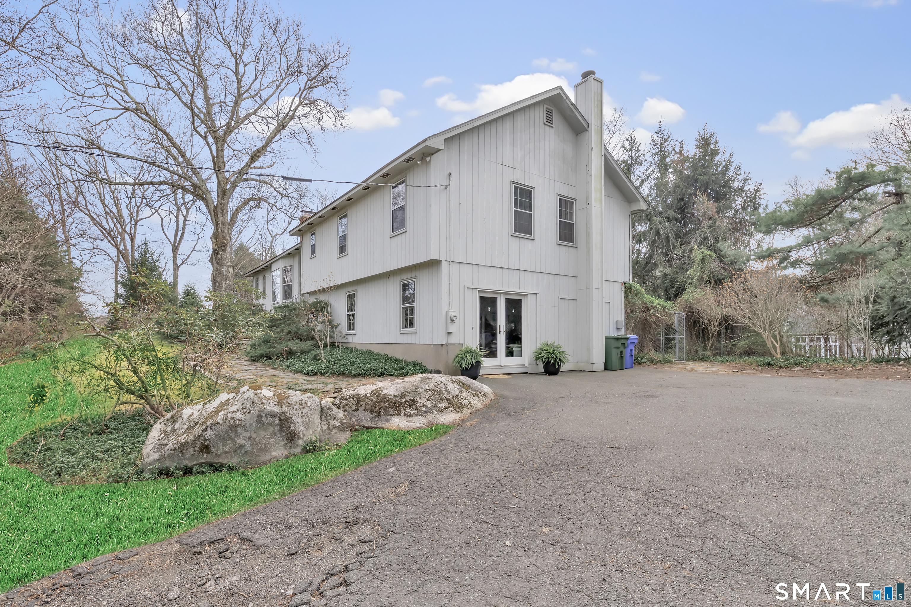 16 Mountain Road Wilton, CT 06897 - Photo 2 of 40