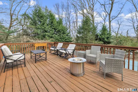$889,000 | 16 Mountain Road, Wilton, CT 06897