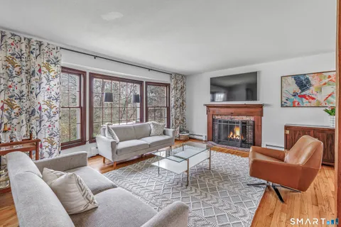 $889,000 | 16 Mountain Road, Wilton, CT 06897