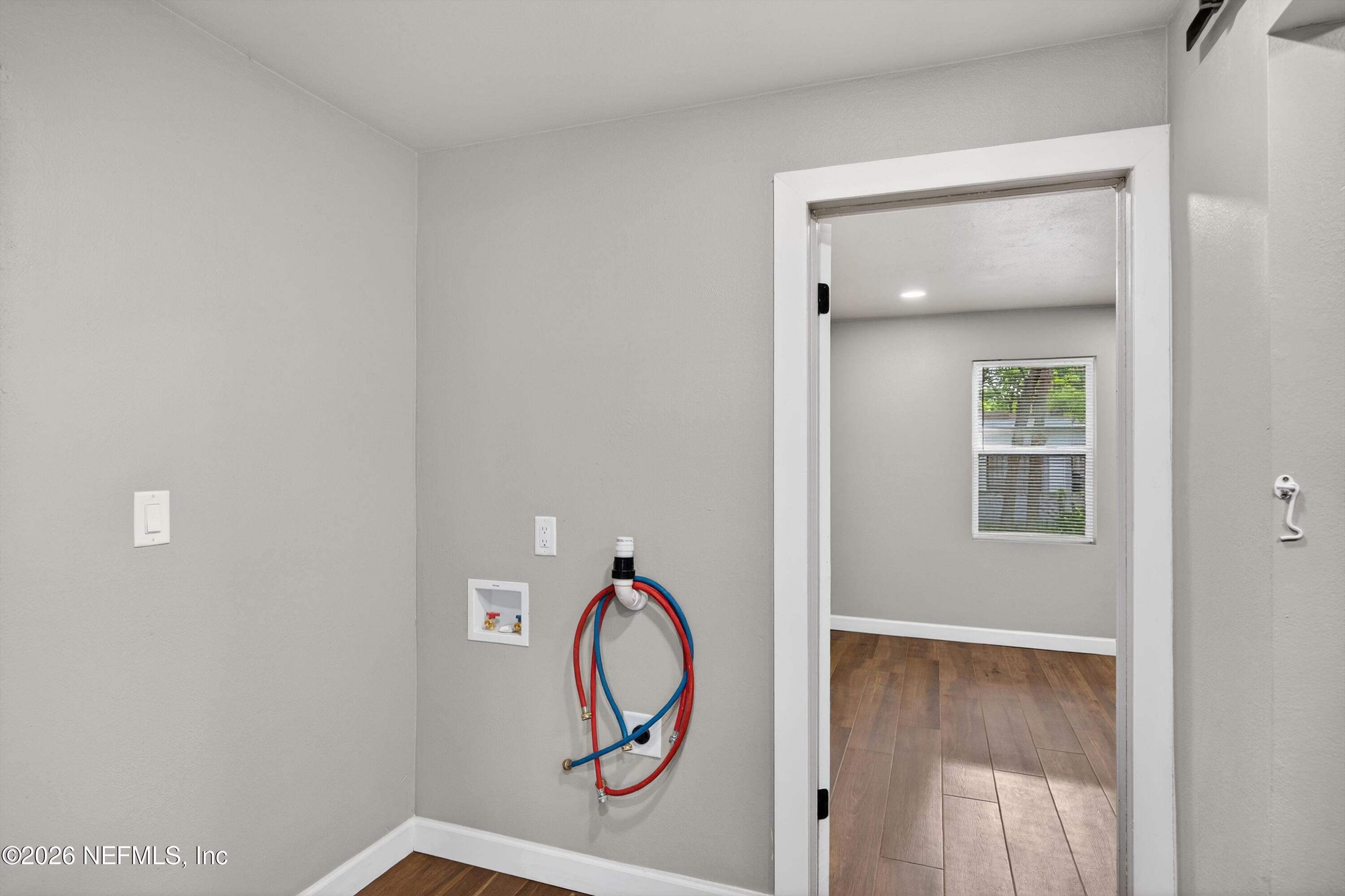 1741 Tyler Street Jacksonville, FL 32209 - Photo 23 of 25 a bathroom with shower and mirror