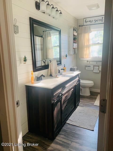 1192 Overall Phillips Road Elizabethtown, KY 42701 - Photo 19 of 26 Bath - upper