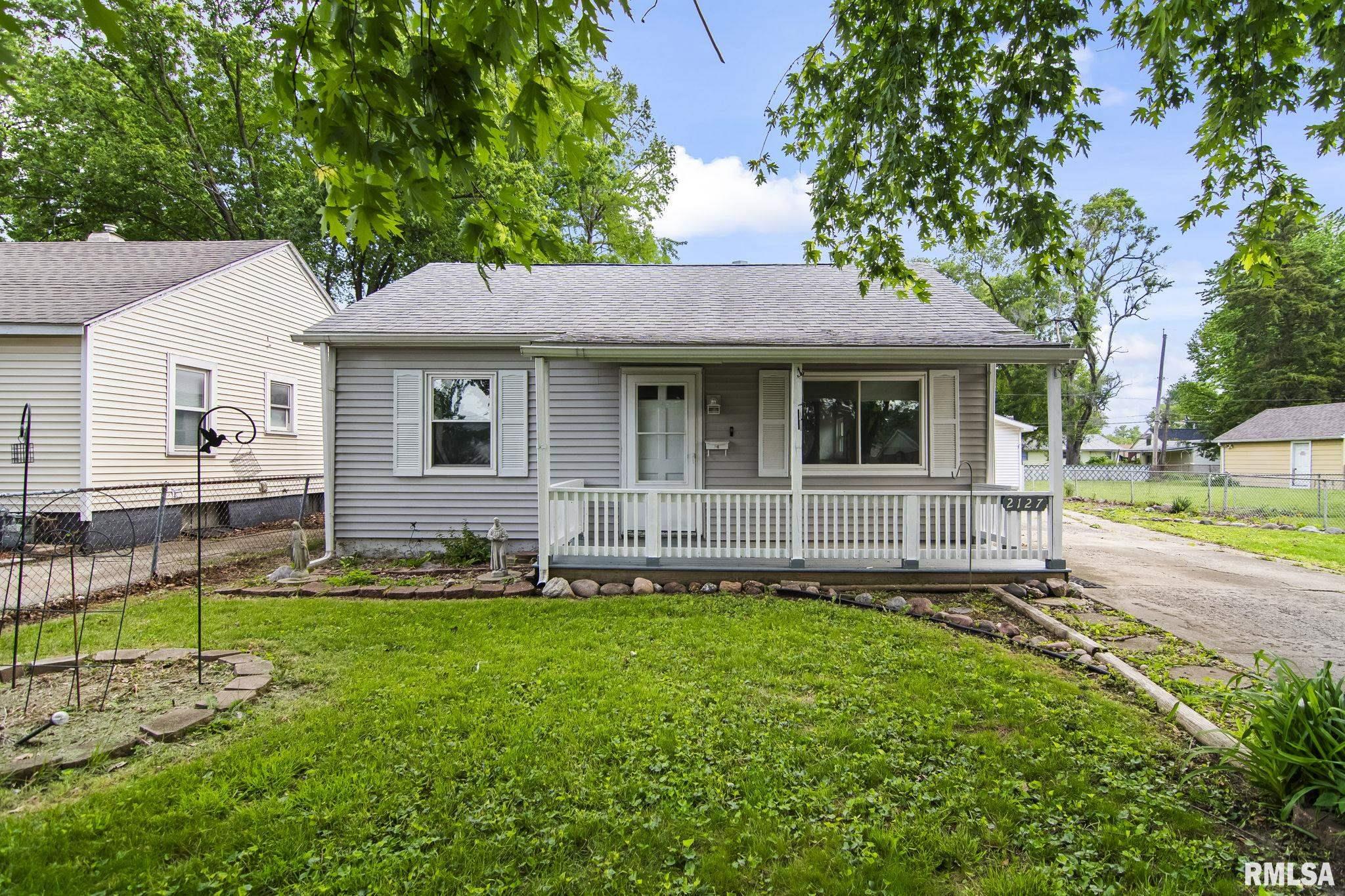 2127 Grandview Avenue Springfield, IL 62702 - Photo 2 of 27
