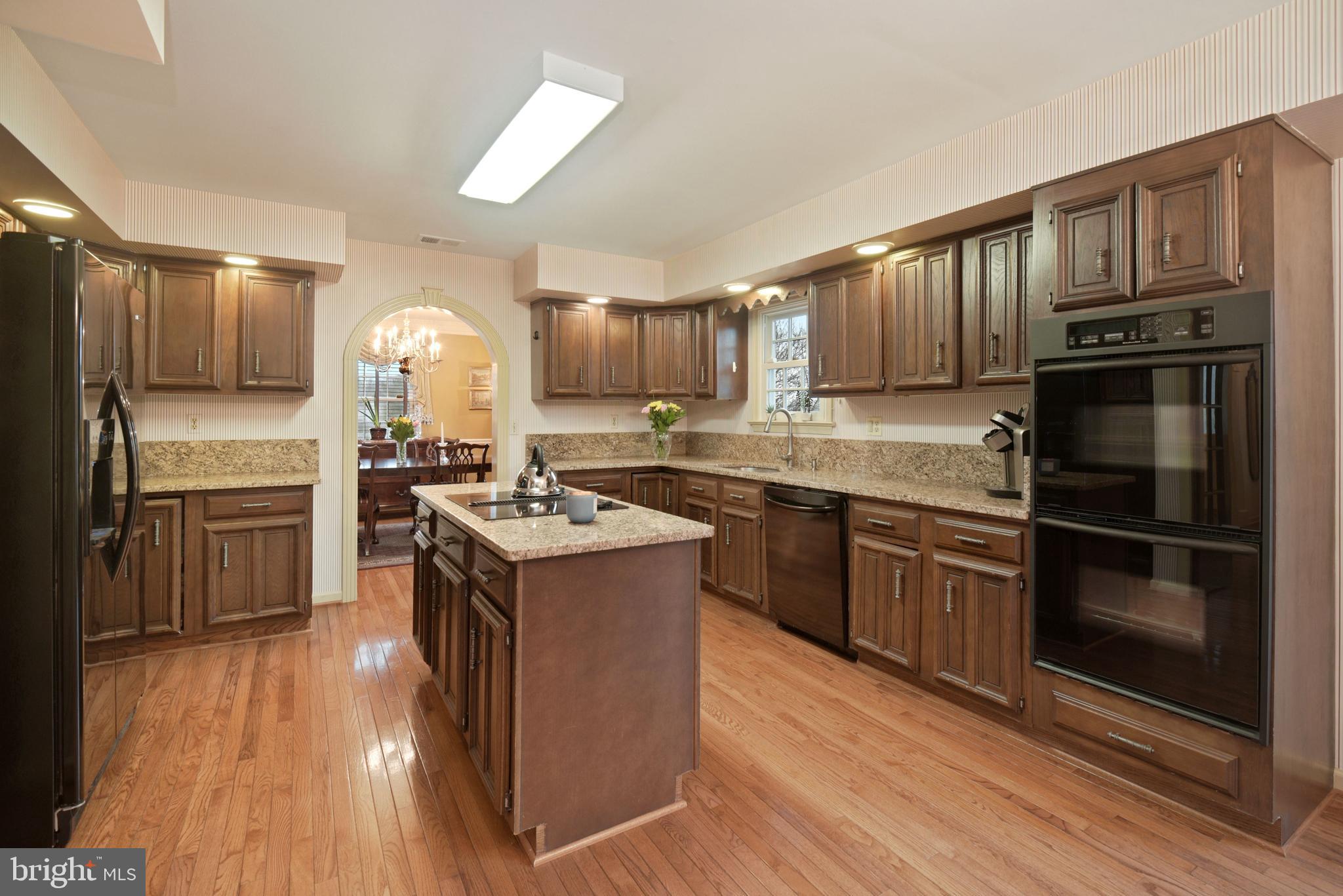 18600 Muncaster Road Derwood, MD 20855 - Photo 4 of 34