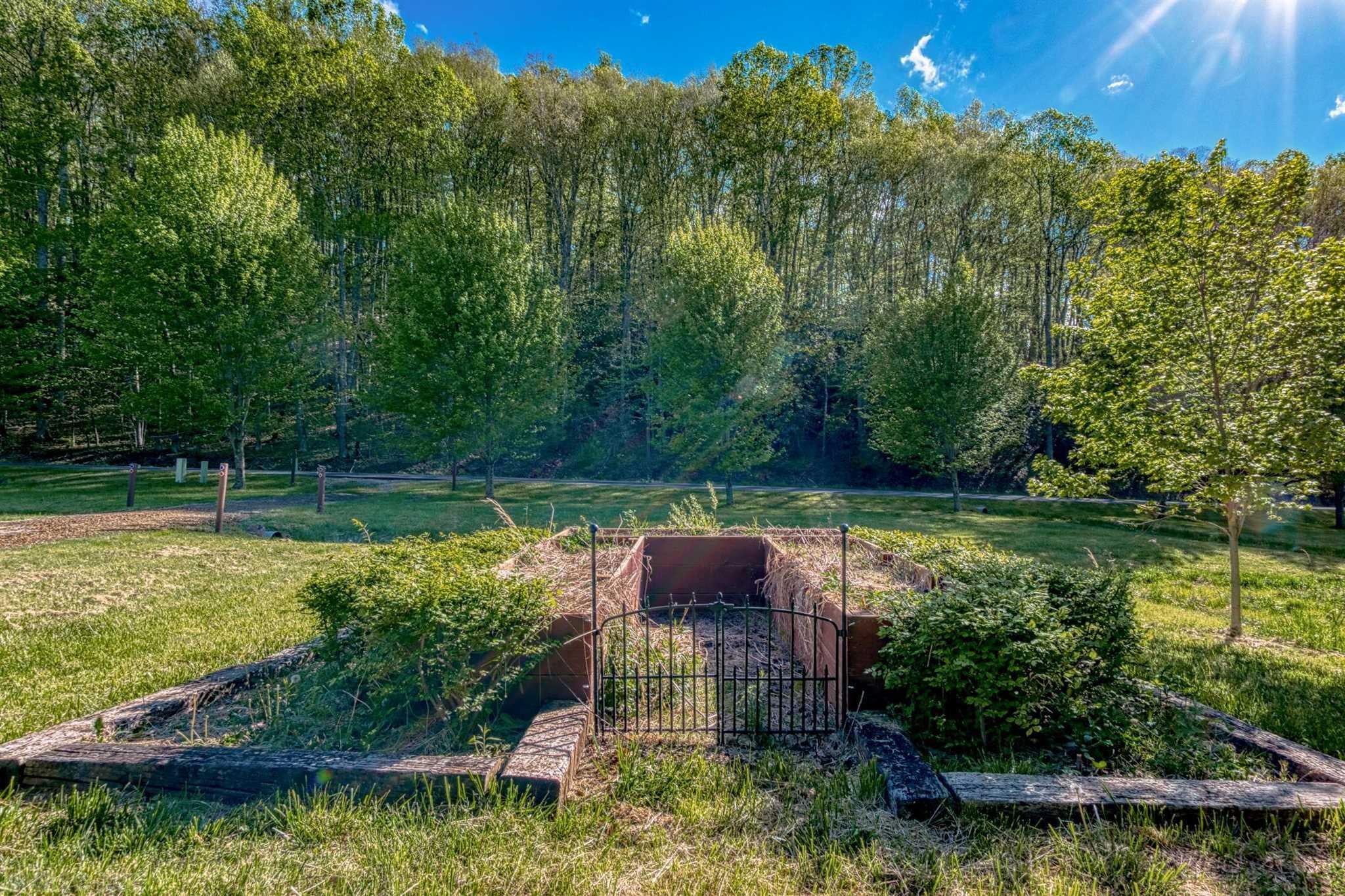 757 Roberson Mill Road Southeast Floyd, VA 24091 - Photo 17 of 31 Gallery Image 17