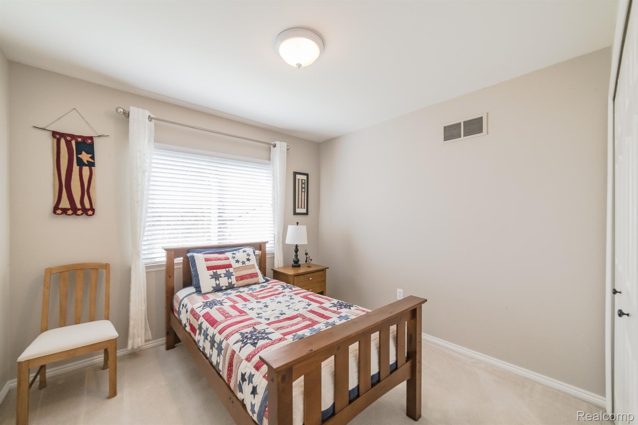 135 Ridge Field Court Oxford, MI 48371 - Photo 39 of 63 135 Ridge Field-41.jpg