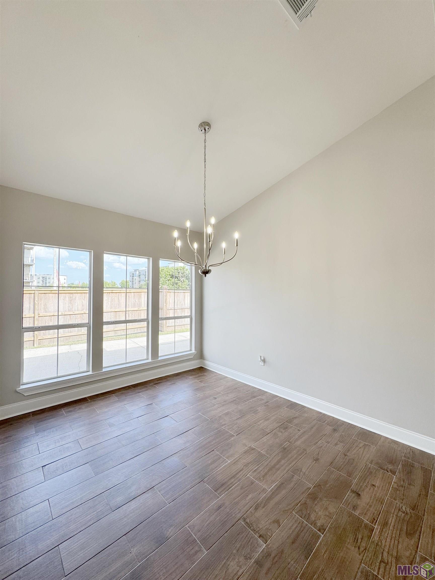 10467 Springcrest Drive Baton Rouge, LA 70810 - Photo 7 of 20