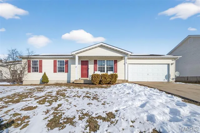 $220,000 | 2419 Balboa Circle, Warrenton, MO 63383