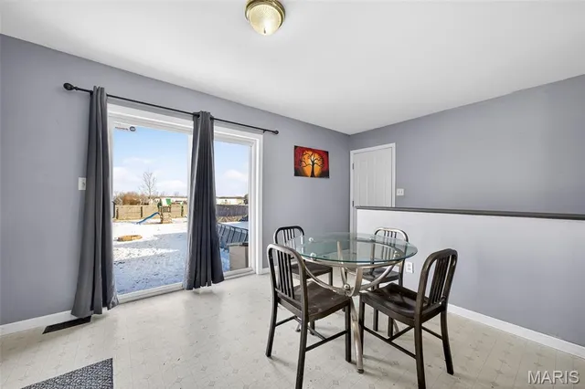 $220,000 | 2419 Balboa Circle, Warrenton, MO 63383