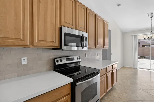 $2,600 | 18711 East Raven Drive, Queen Creek, AZ 85142