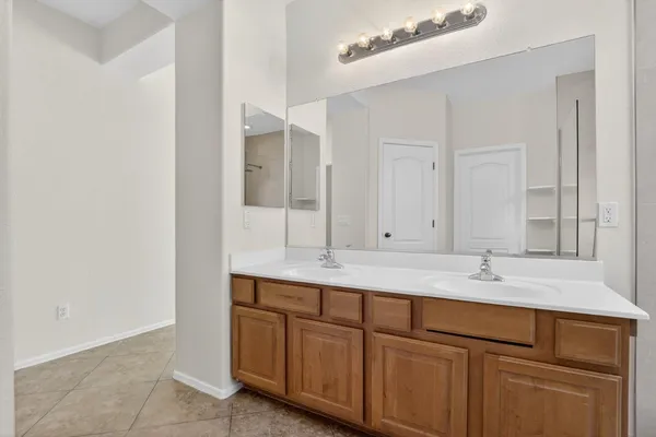 $2,600 | 18711 East Raven Drive, Queen Creek, AZ 85142