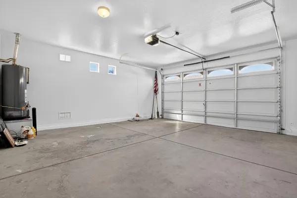 $2,600 | 18711 East Raven Drive, Queen Creek, AZ 85142