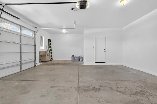 $2,600 | 18711 East Raven Drive, Queen Creek, AZ 85142