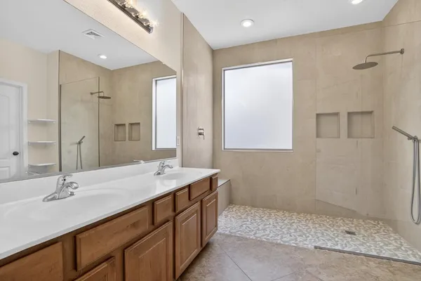 $2,600 | 18711 East Raven Drive, Queen Creek, AZ 85142