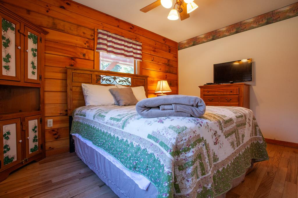 322 Hickory Br Road Whittier, NC 28789 - Photo 26 of 50