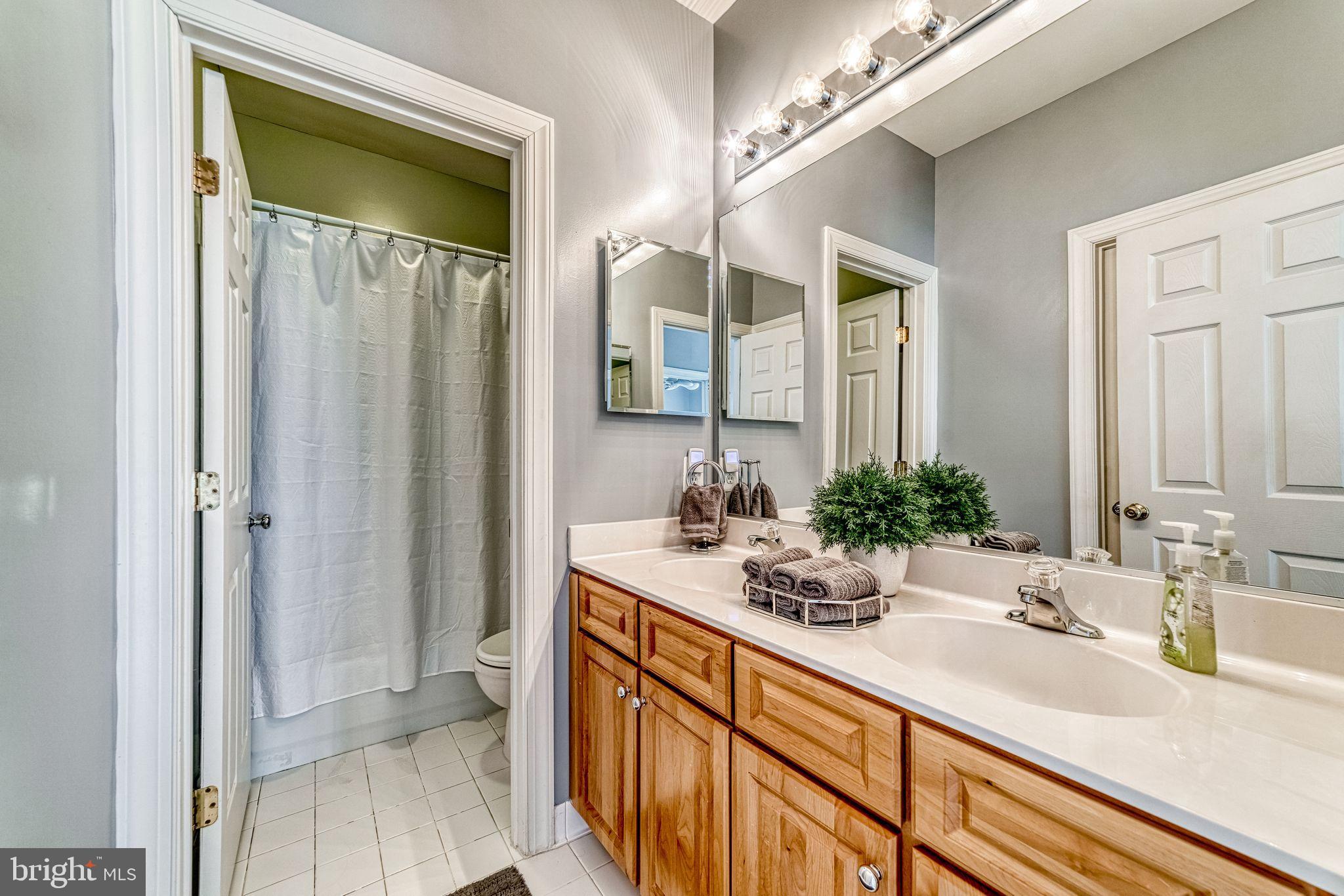 9293 Sumner Lake Boulevard Manassas, VA 20110 - Photo 29 of 49 Upper Level Full Bath