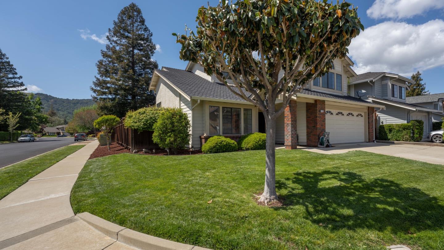 6702 Paseo Catalina Pleasanton, CA 94566 - Photo 4 of 44 a front view of a house with a yard and garage