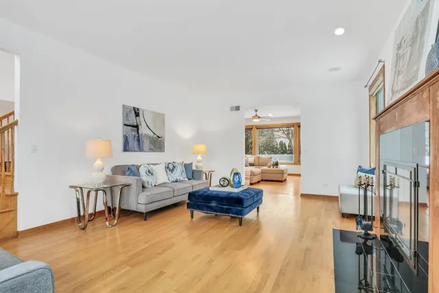 $675,000 | 1168 Vineyard Drive, Gurnee, IL 60031