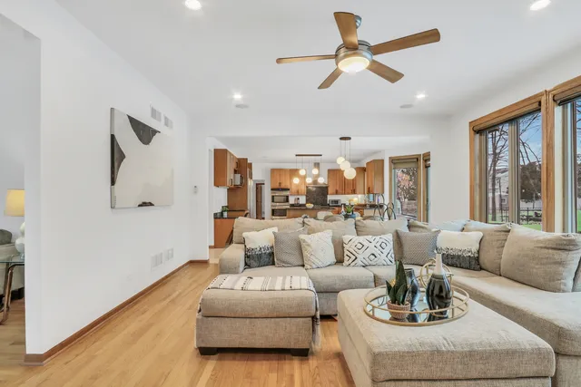 $675,000 | 1168 Vineyard Drive, Gurnee, IL 60031