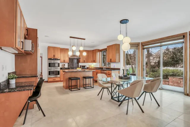 $675,000 | 1168 Vineyard Drive, Gurnee, IL 60031