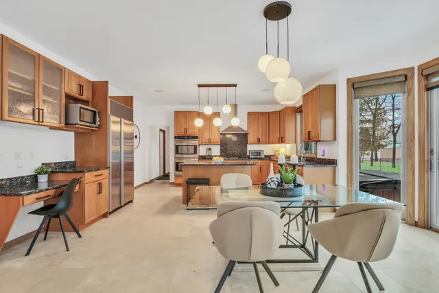 $675,000 | 1168 Vineyard Drive, Gurnee, IL 60031