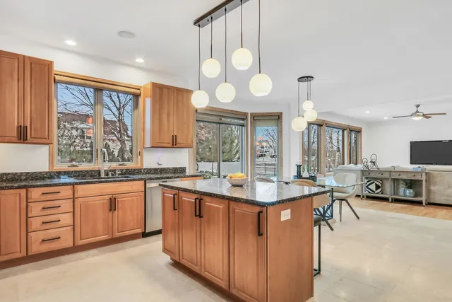 $675,000 | 1168 Vineyard Drive, Gurnee, IL 60031