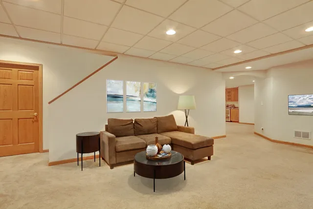 $675,000 | 1168 Vineyard Drive, Gurnee, IL 60031