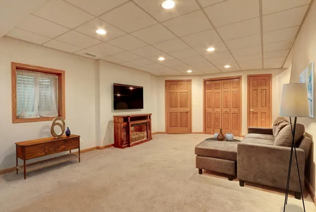 $675,000 | 1168 Vineyard Drive, Gurnee, IL 60031