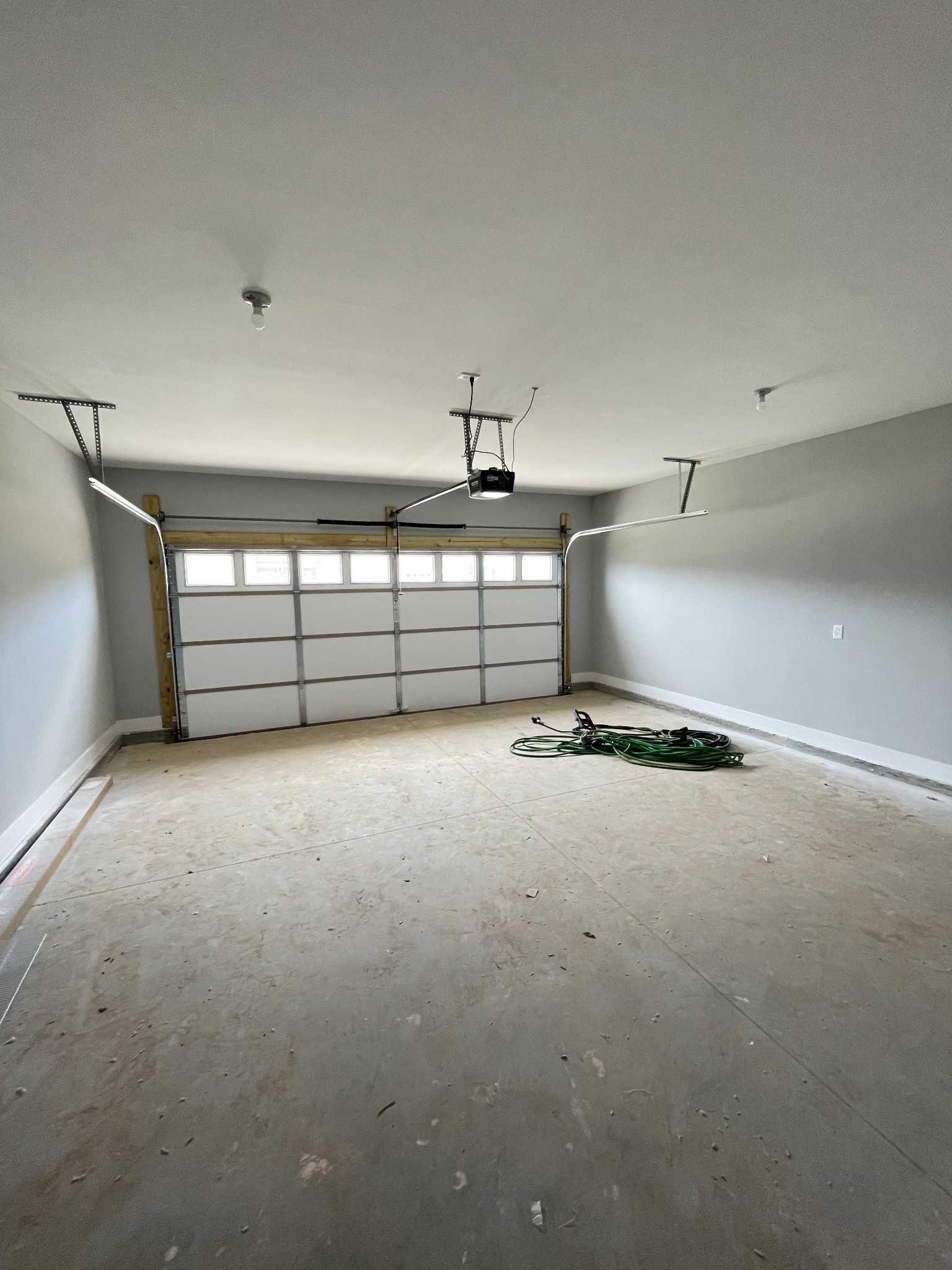 2423 Fig Drive Murfreesboro, TN 37127 - Photo 20 of 37 a view of a garage