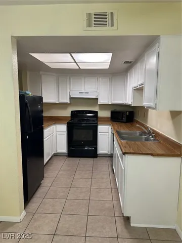 $1,175 | 1602 Justin Court, Unit 1602, Henderson, NV 89011