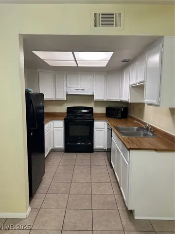 $1,175 | 1602 Justin Court, Unit 1602, Henderson, NV 89011