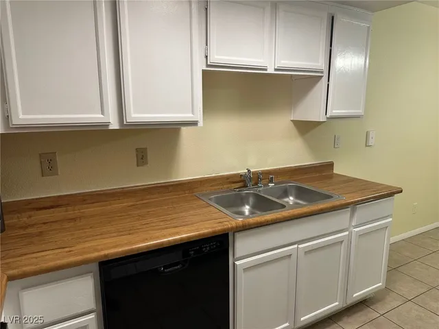 $1,175 | 1602 Justin Court, Unit 1602, Henderson, NV 89011