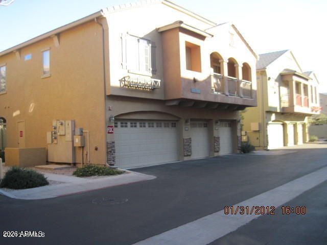 01 Exterior