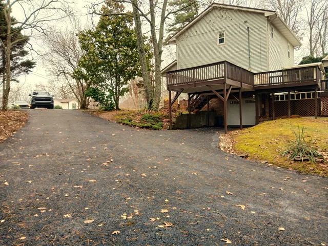 $449,900 | 653 Ponder Lane, Smithville, TN 37166