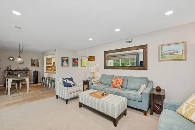 $329,900 | 352 County Road B, Unit 12, Fontana, WI 53125