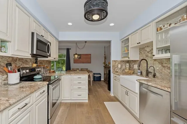 $329,900 | 352 County Road B, Unit 12, Fontana, WI 53125