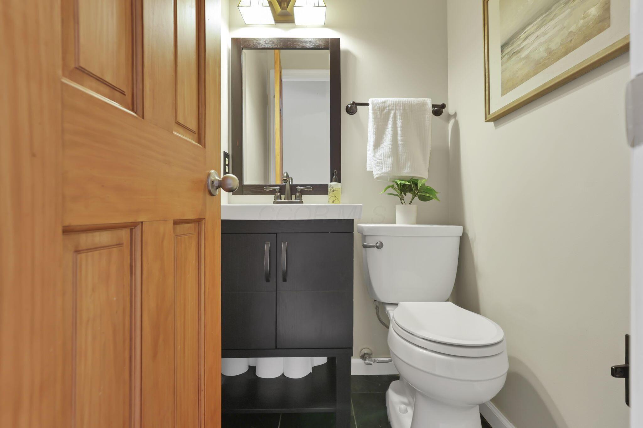 170 Ginder Road Northeast Lancaster, OH 43130 - Photo 32 of 70 Powder Room