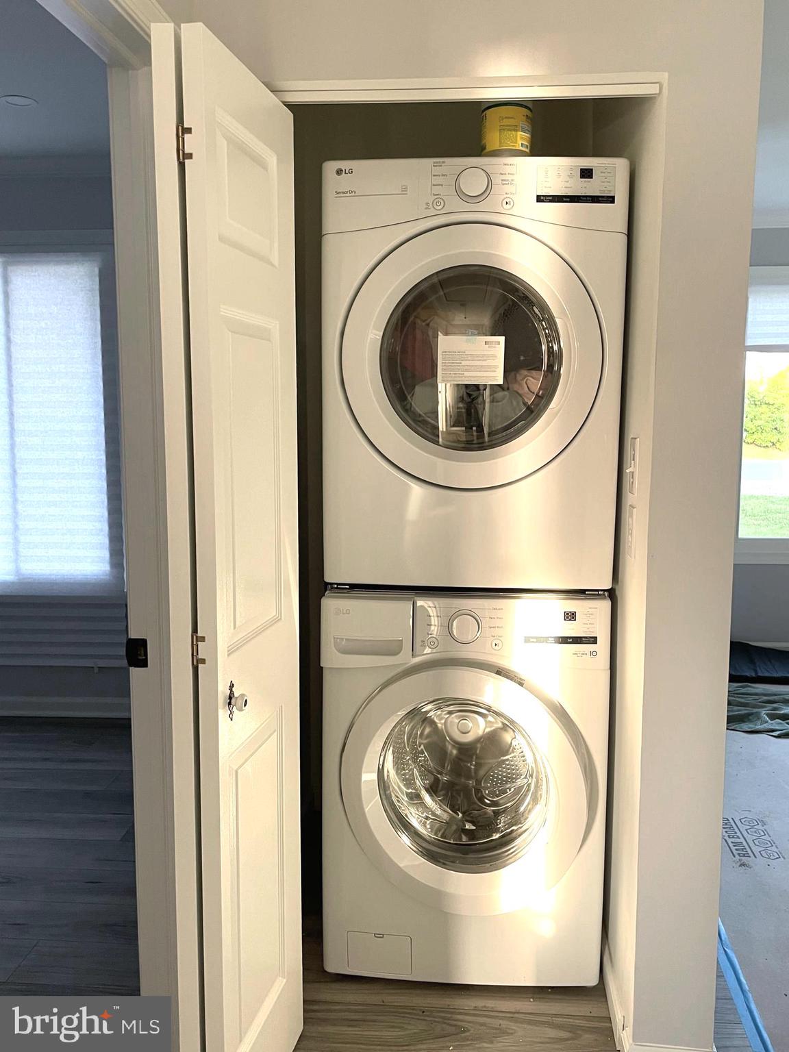 1819 Sherman Drive Chester, MD 21619 - Photo 24 of 36 a utility room with dryer and washer